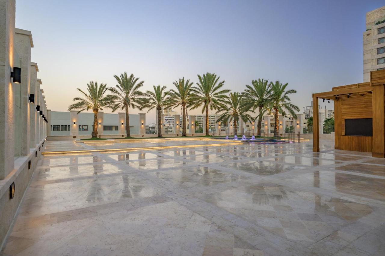 Grand Hyatt Amman Hotel Екстериор снимка The courtyard of the Al-Shaqra campus