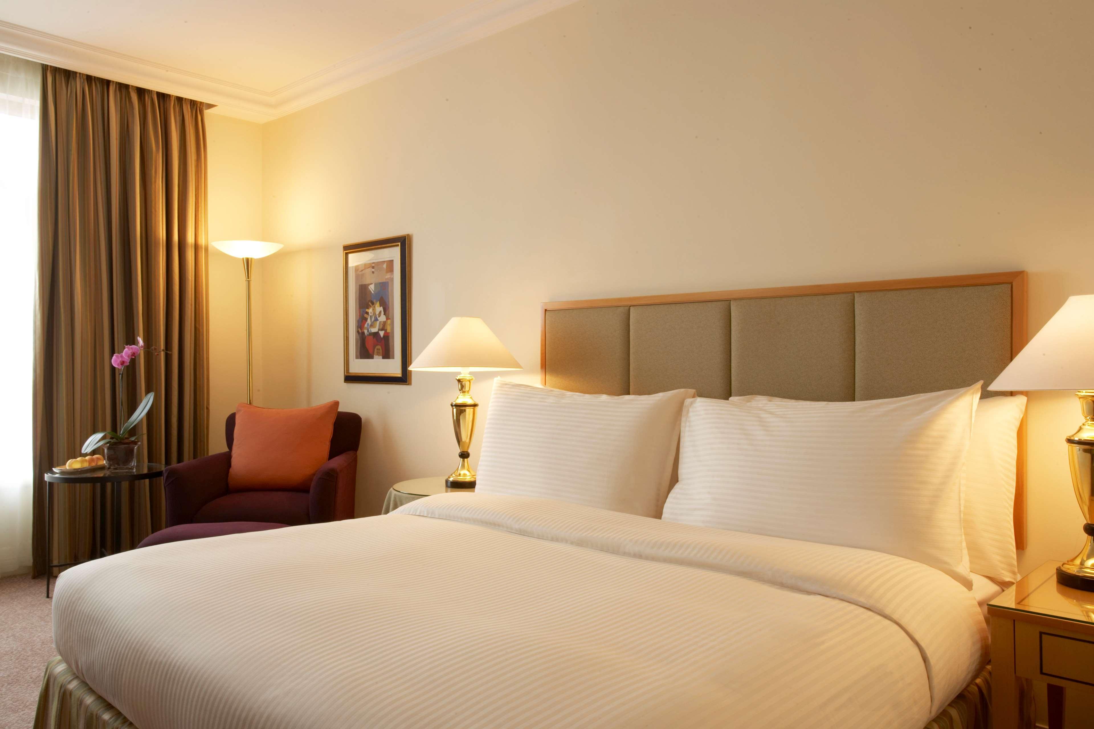 Grand Hyatt Amman Hotel Екстериор снимка A bedroom at the hotel