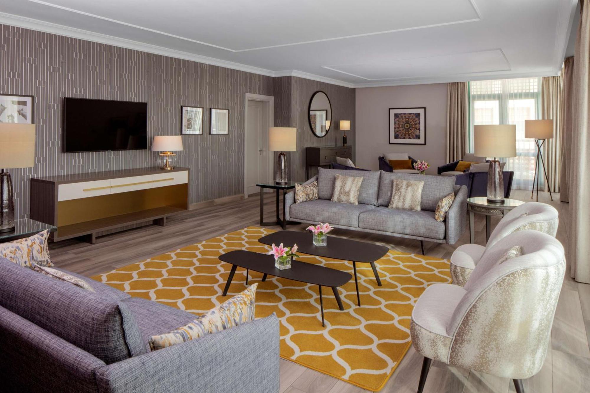 Grand Hyatt Amman Hotel Екстериор снимка The living room of a suite at The Westin Palace, Madrid